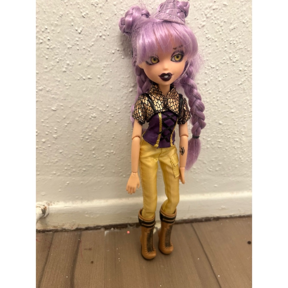 Bratzillaz yasmina doll Clairvoya Doll